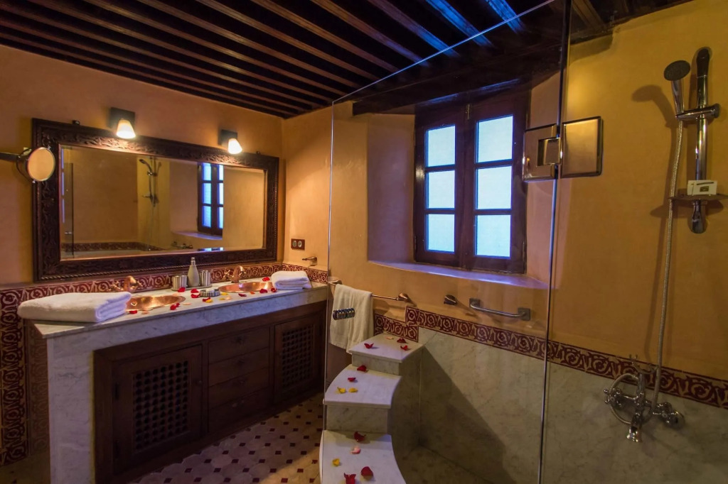 Riad Les Remparts De Fès