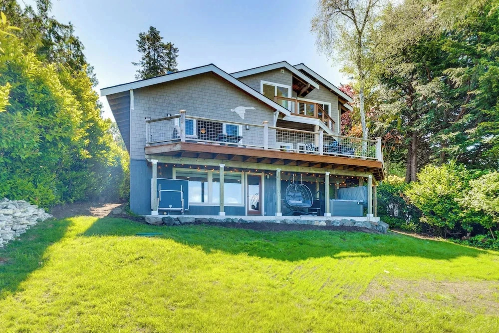 Snow Goose Point: Stunning Views & New Hot Tub