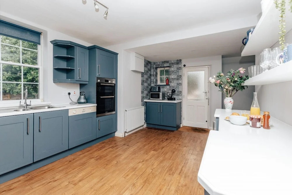 Montpellier House, Centrally Located, Large Garden