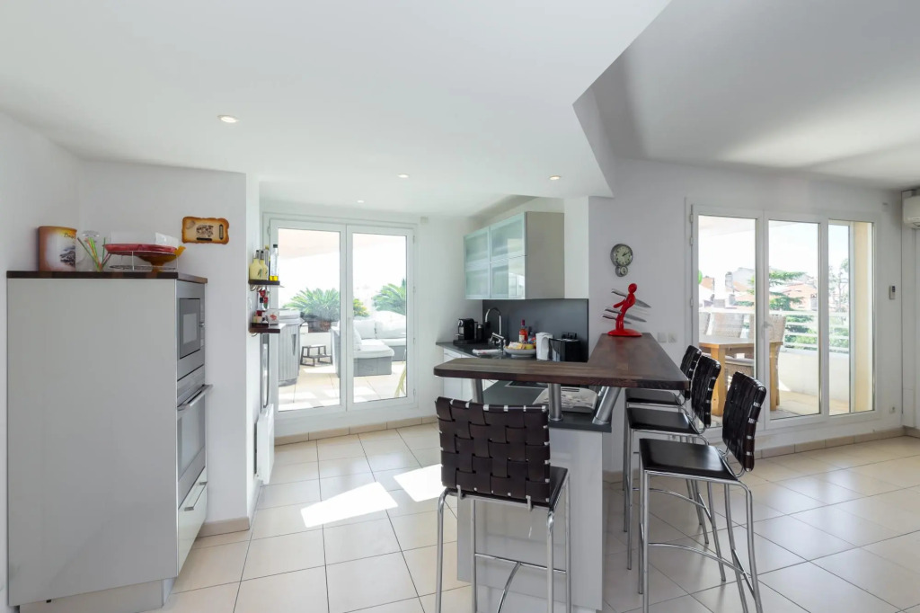 Superb Penthouse in Centre of Cannes Stunning Views Air-conditioning Internet Near the Palais - 532