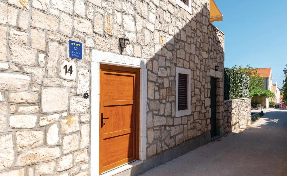 Stunning Home in Orebic With Wifi and 2 Bedrooms