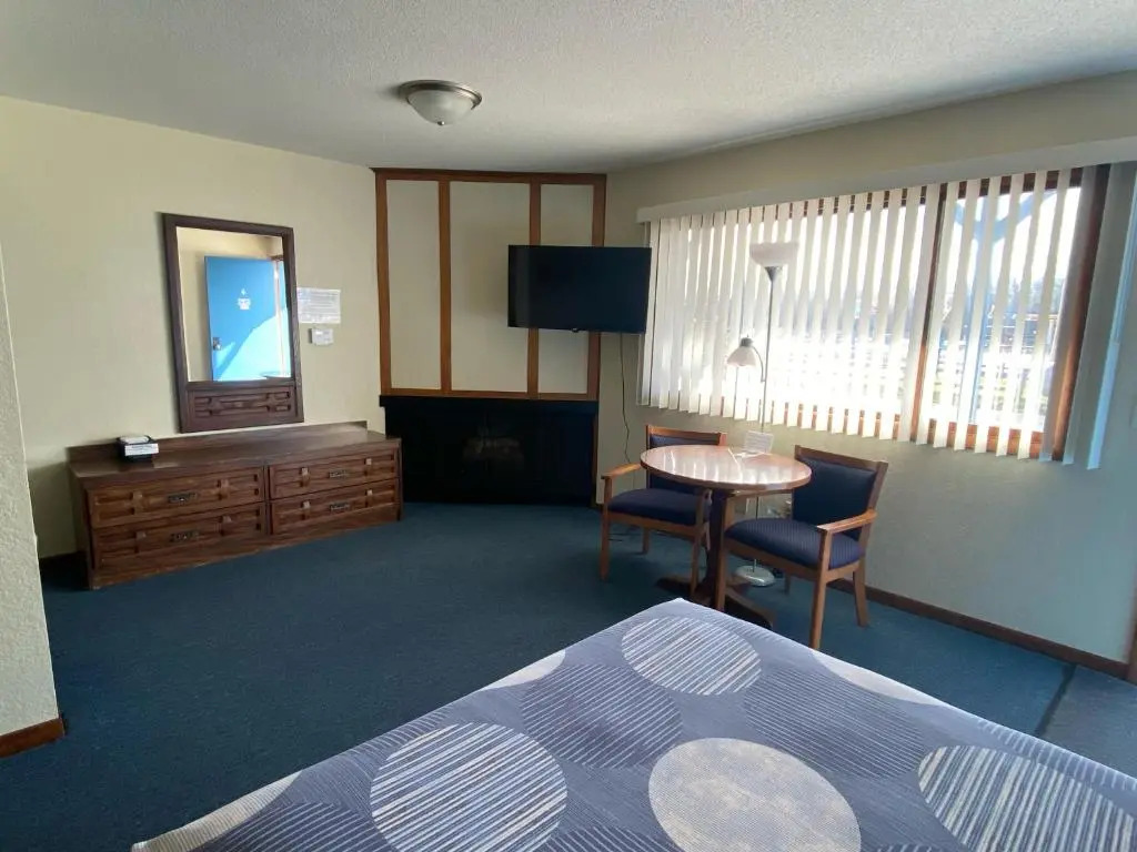 Waterway Inn