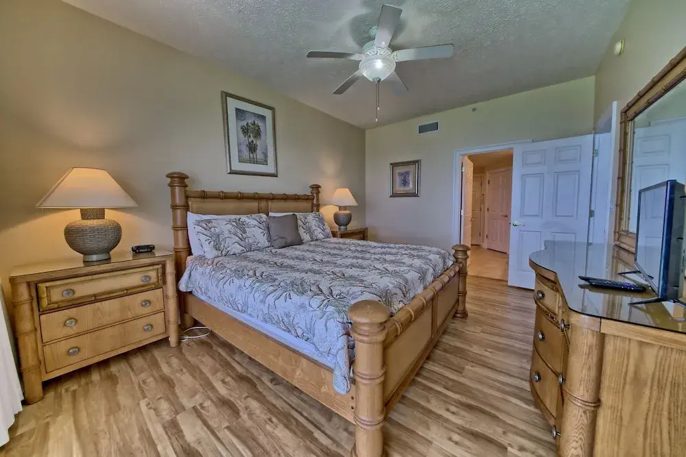 Luxurious Tropical Condo with Breathtaking Gulf View - Unit 2006 by RedAwning