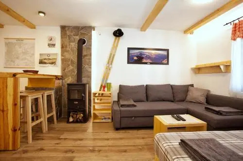 Hostgost at Čupino Sokače