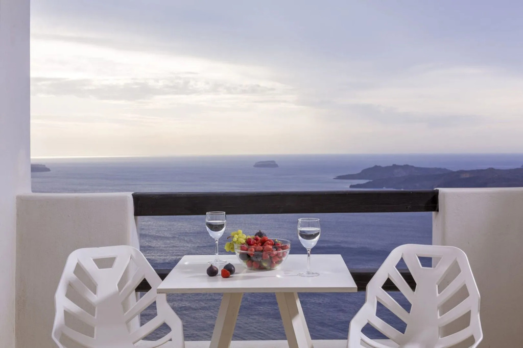 Apeiron Blue Santorini by Apeiron Hotels