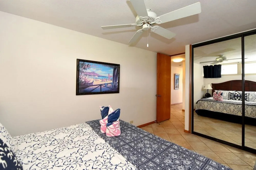 Kahana Reef 303 by RedAwning