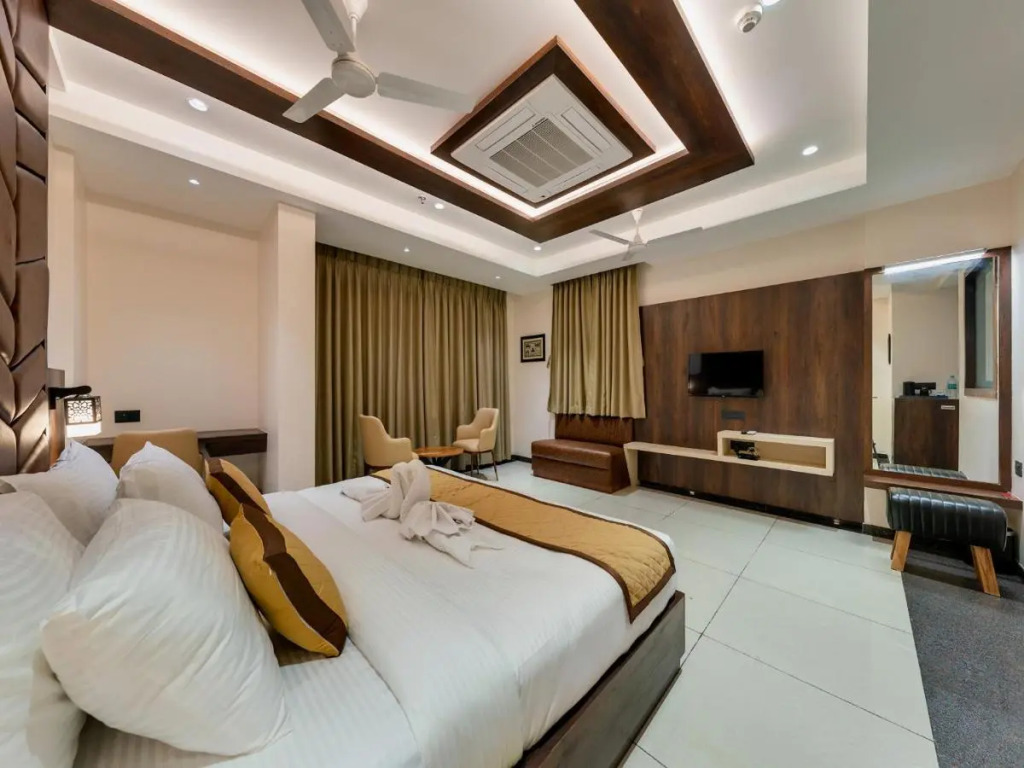Golden Leaf Resort