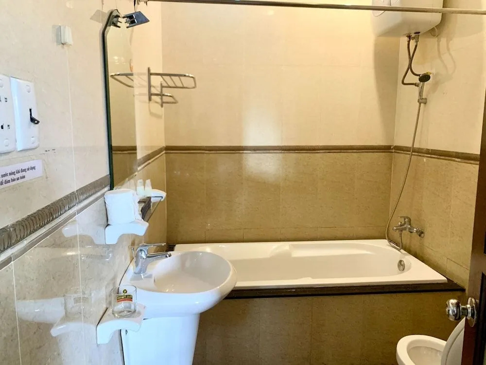 Nhat Huy Hotel
