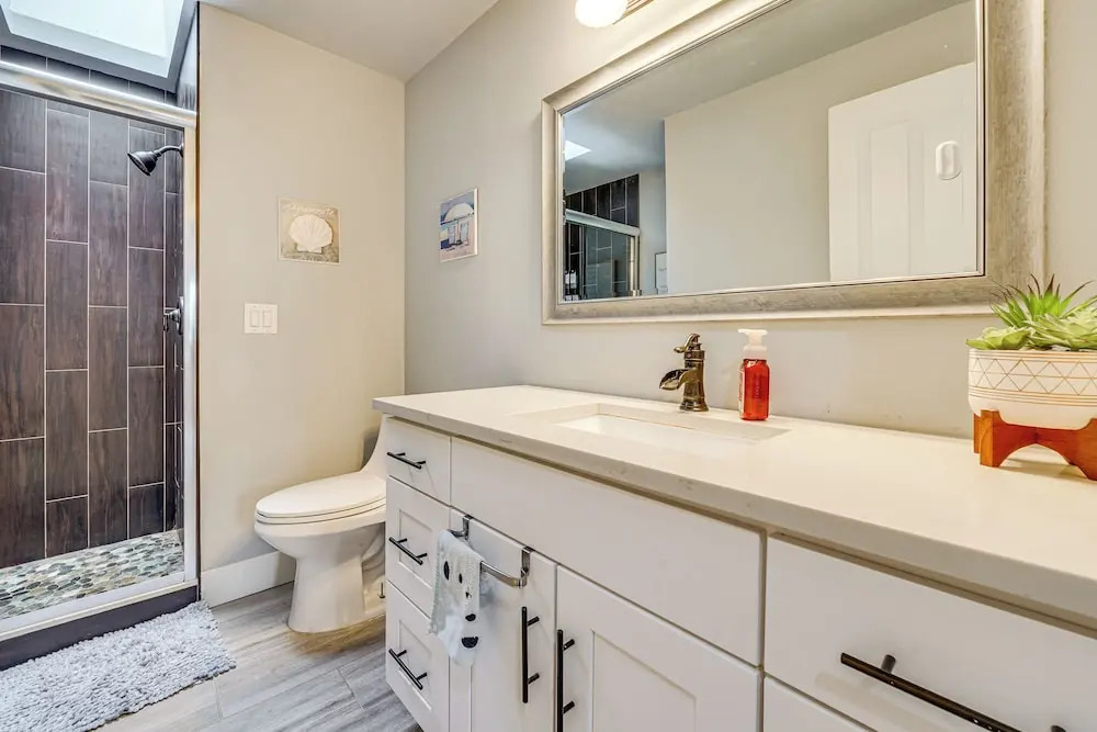Puget Sound Views! Serene Federal Way Retreat