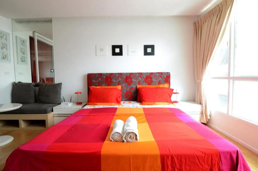 Cozy Studio Walk to BTS Free Wi-Fi Great Location