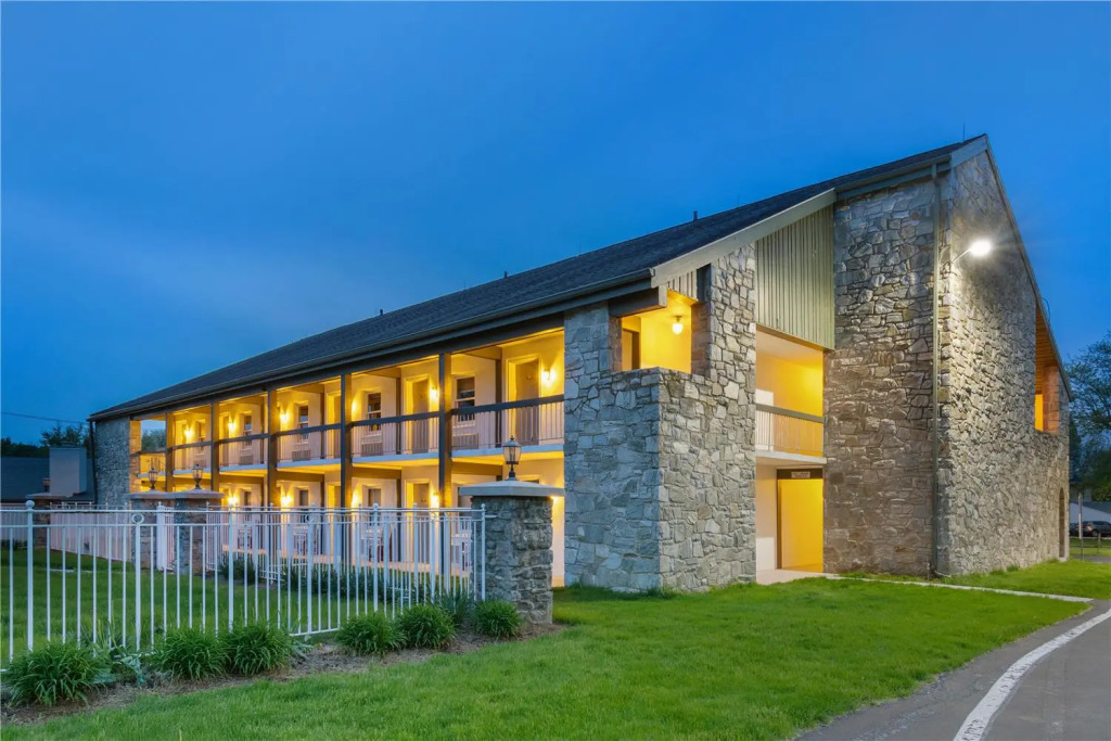 SureStay Studio by Best Western Paradise Lancaster County