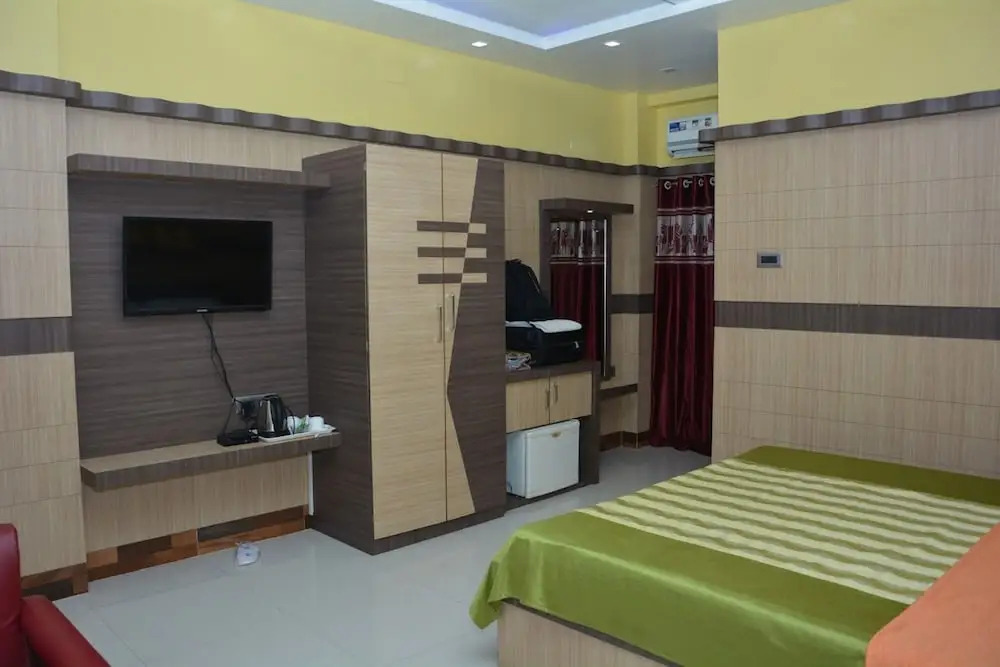 Hotel Ellora