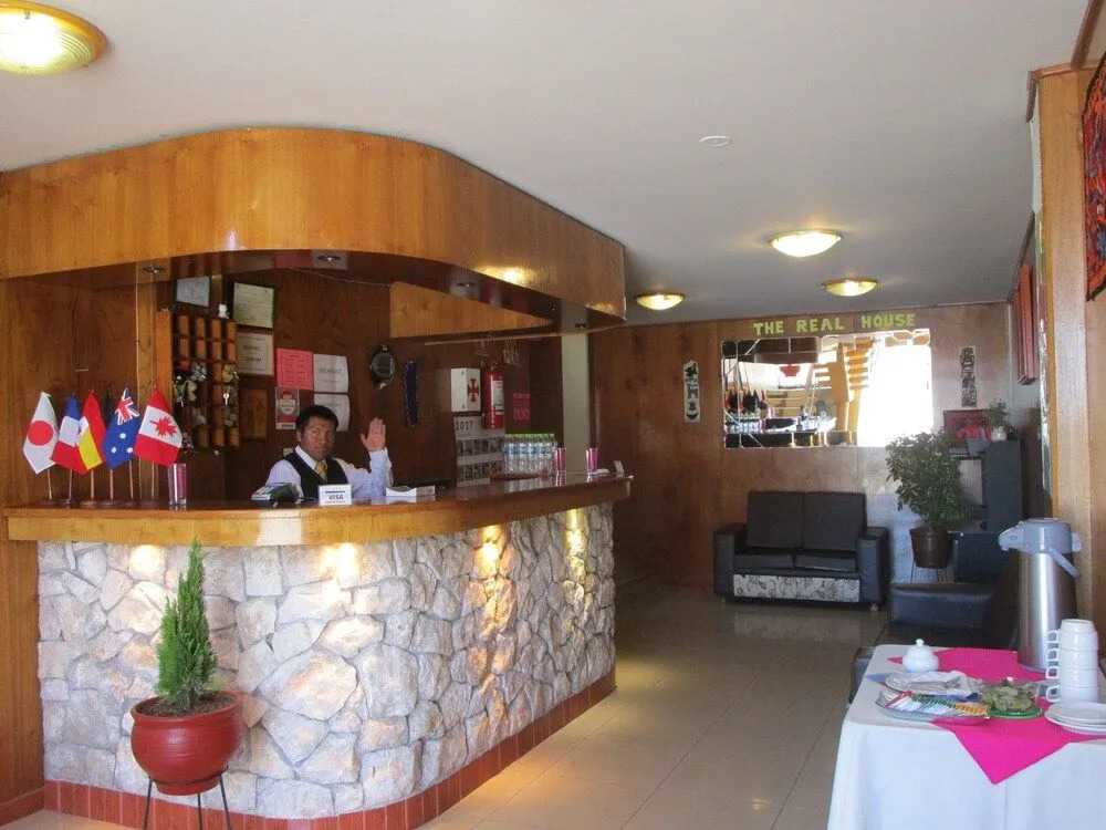 The Real House-Hostel