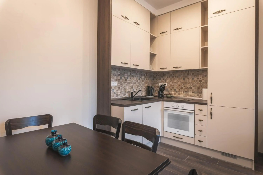 1001 Nights ~ in a Beautiful Two-Bedroom Apartment