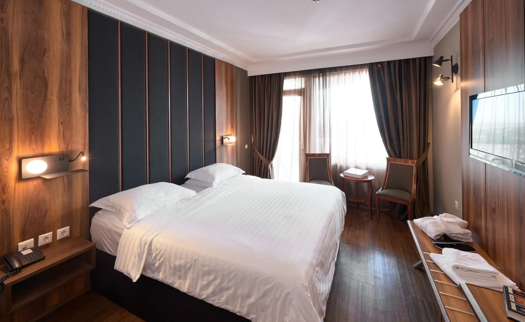 Royal Hotel