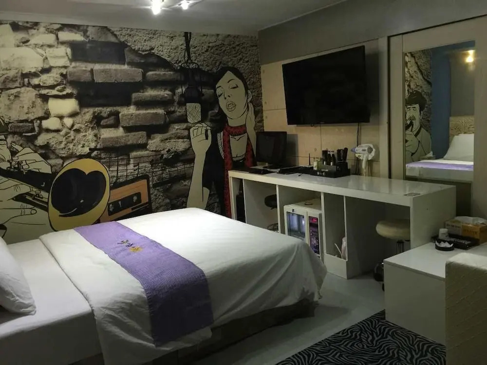 Starry Night Hotel