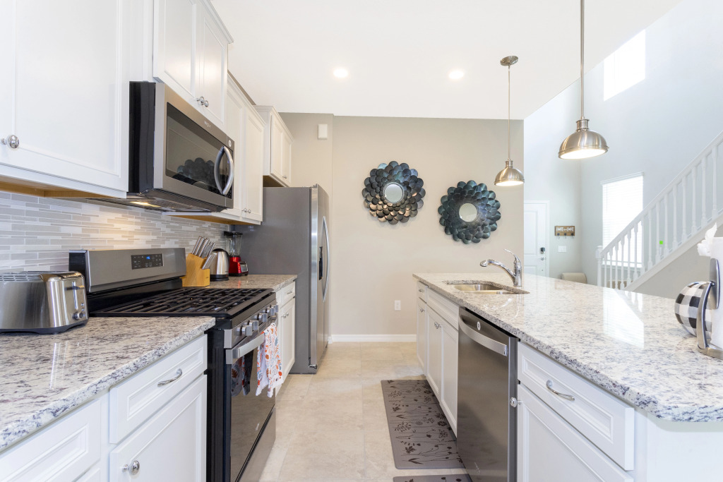 Stunning 6 Bd w/ Pool Close to Disney @ Solterra Resort 7211