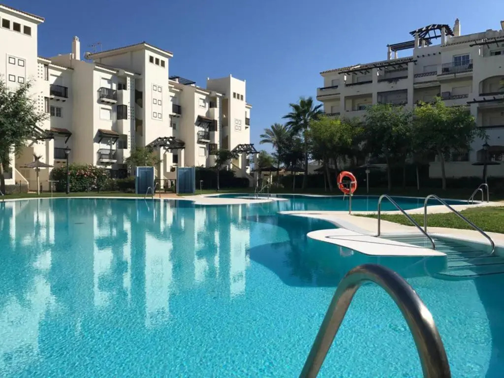 2239-Lovely 2 bedrooms with pool and paddle court