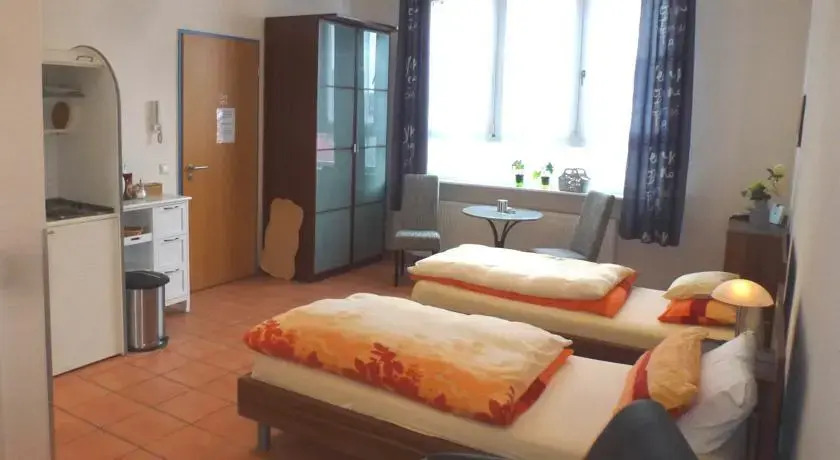 Häusser Apartment+Zimmer