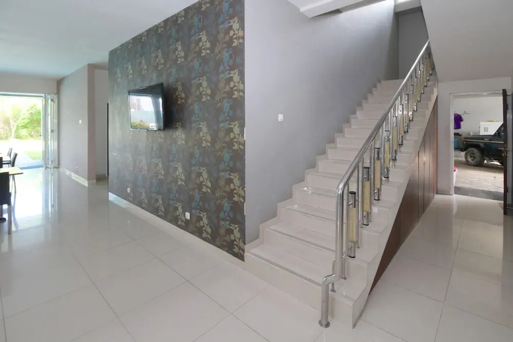Airy Candisari Sisingamangaraja 4 Semarang