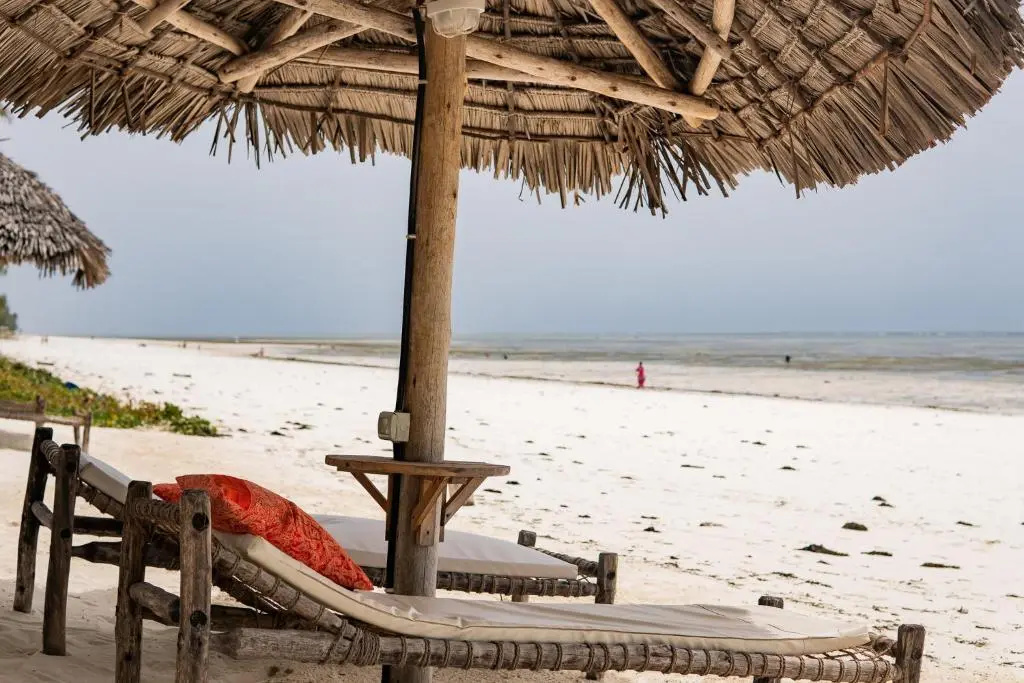 KIMA Serviced Beach House & Suites