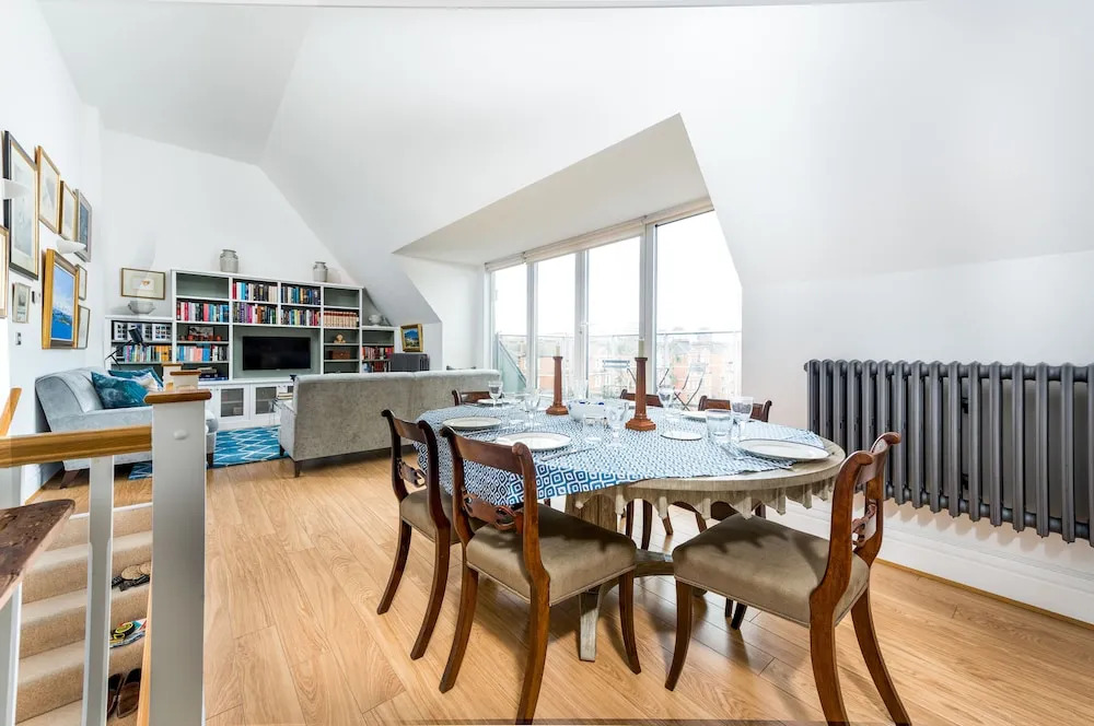 Luxury Battersea Park Home with Stunning Views