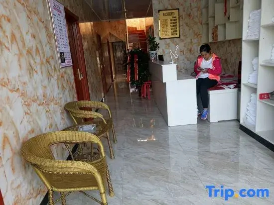 Lvliang Aiqinghai Theme Apartment