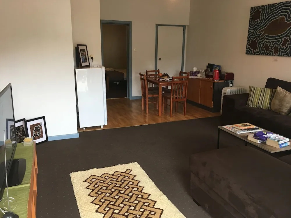 Albany Hotel