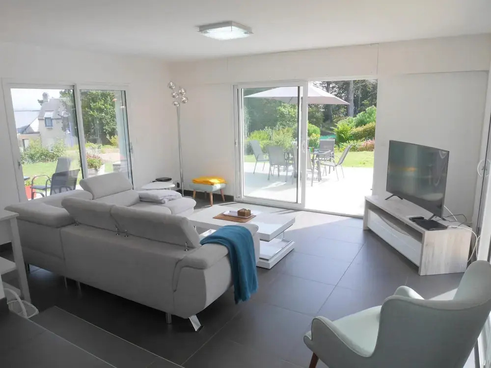 Holiday Home With Partial sea View, Douarnenez