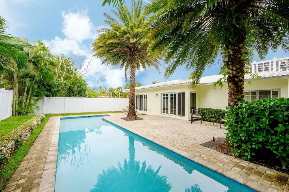 New Listing! Posh Pool Paradise On The Coast 3 Bedroom Home