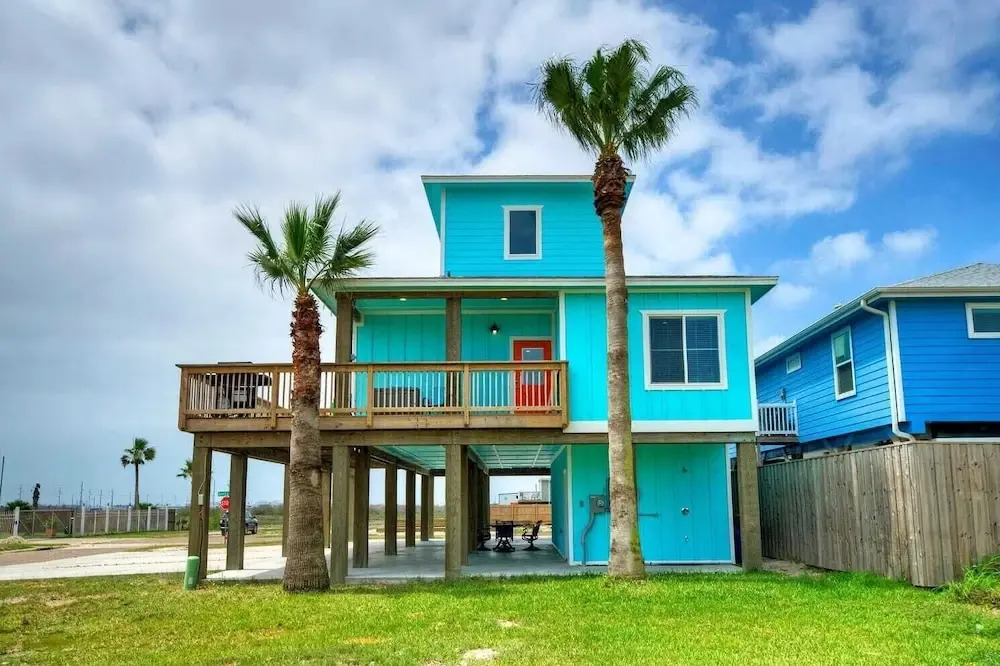 Newly Built, Outdoor Living, View, Boat Parking 50 Shades of Blue by Avantstay