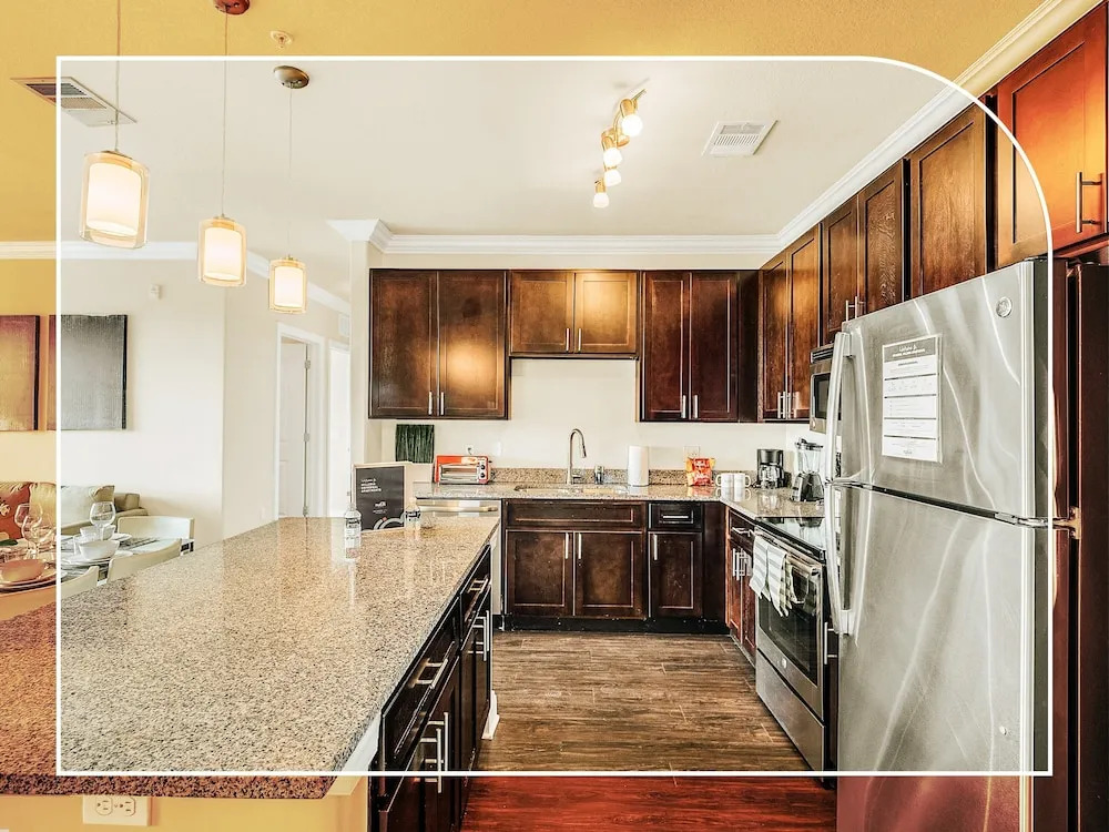 Universal Studios - Disney Apartments by Nuovo