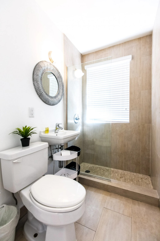 Gorgeous & Perfectly Located Apartment Sleeps 5 in the Heart of South Beach!!!