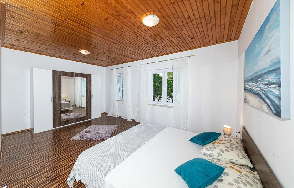 Nice Home in Okrug Gornji With 5 Bedrooms, Wifi and Outdoor Swimming Pool