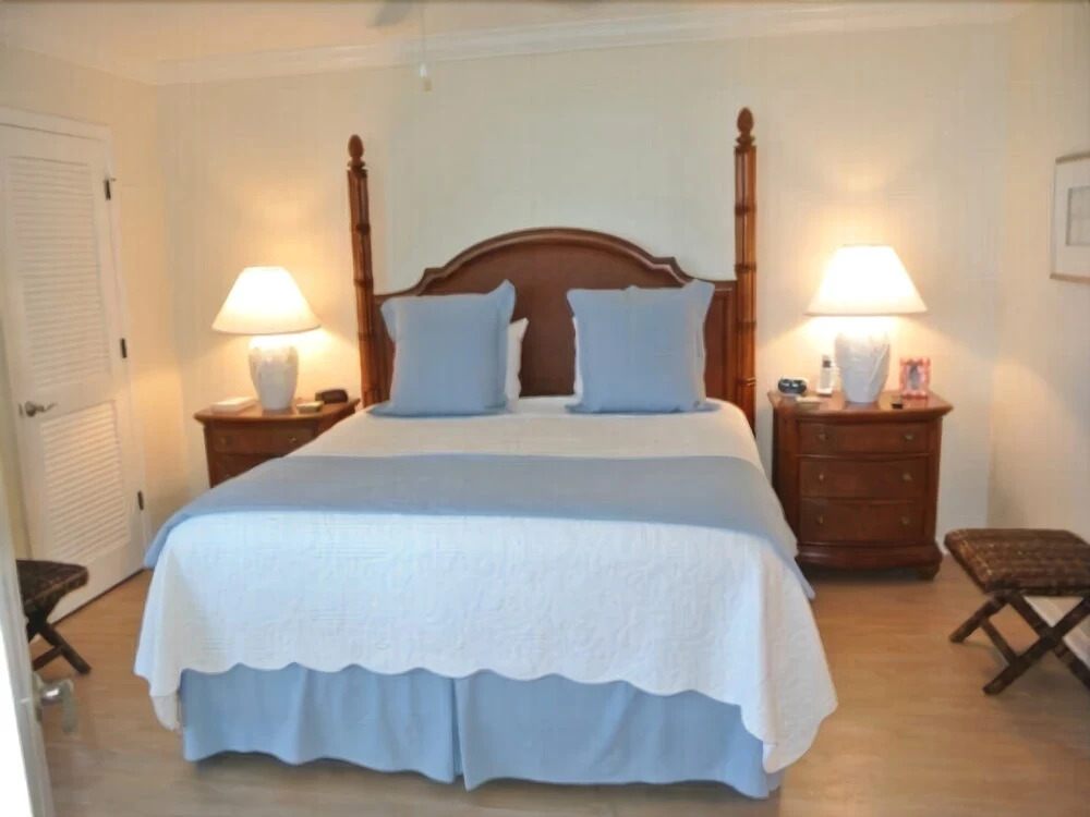 Seagate W 502 - 2 Br Condo