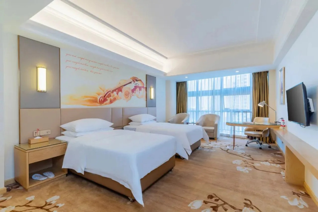 Vienna Hotel (Foshan jiujiang xinji plaza store)