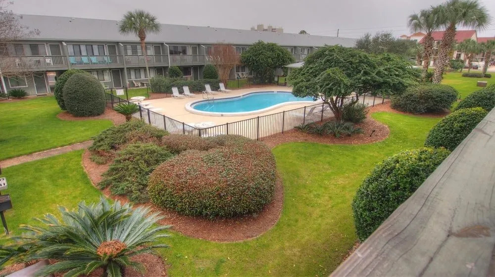 Follow The Sun - 1 Br Apts