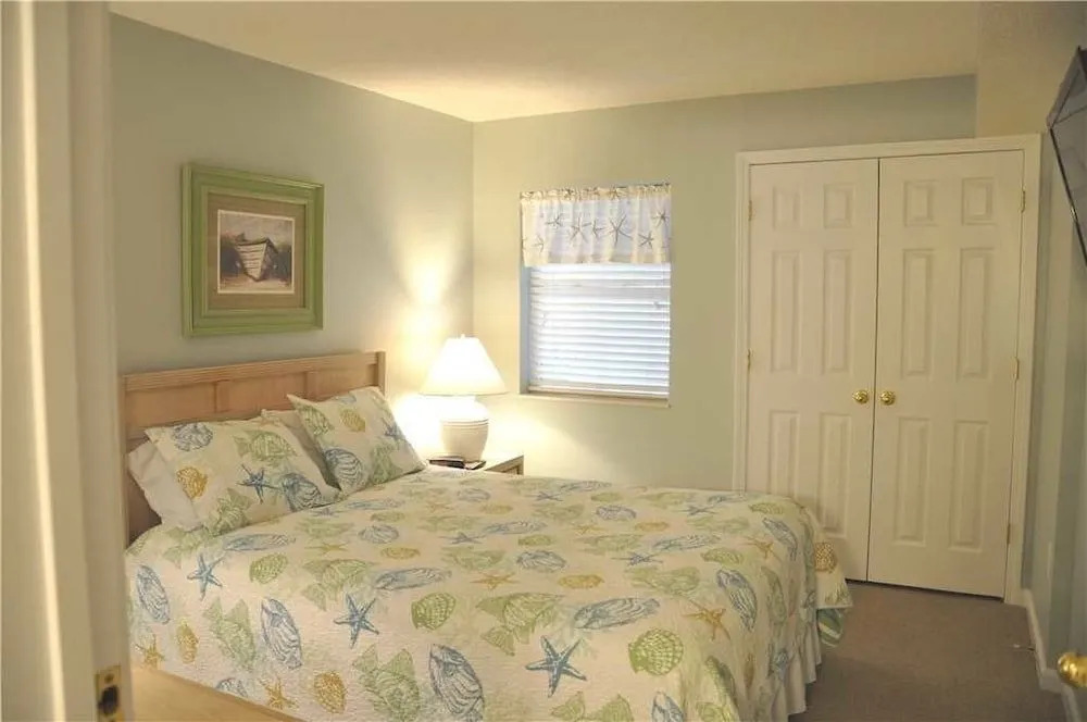 Ashworth 805 - 4 Br condo by RedAwning