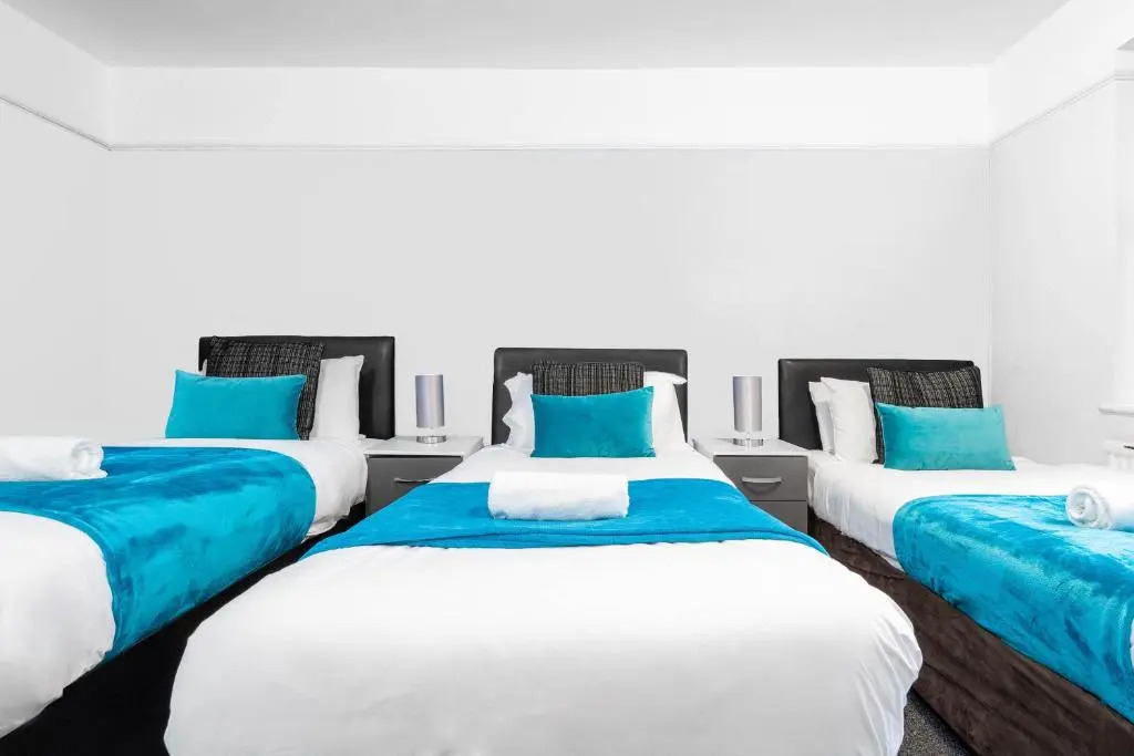 HAUS Detached Five Bed House - Off-street Parking - 11 Guests - Garden -WIFI - Smart TV-TOP RATED