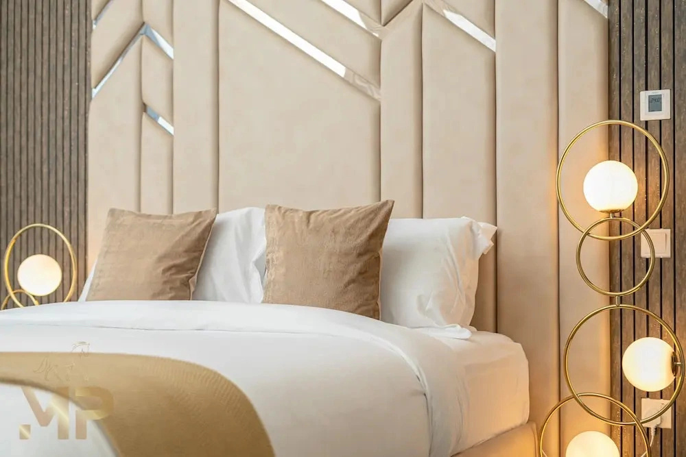 Marco Polo - Surreal Sea, Marina & Dubai Eye View on High Floor