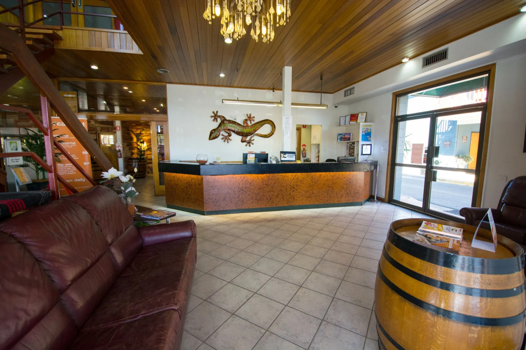 Elkira Court Motel