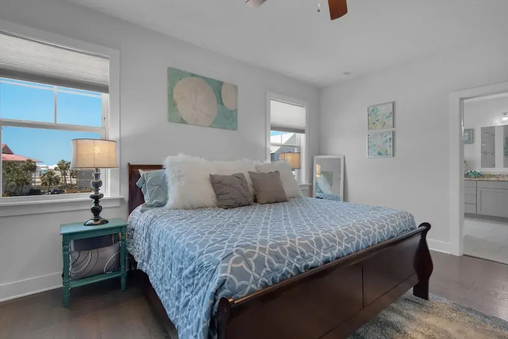 Latitude Adjustment 4 Bedroom Home by RedAwning