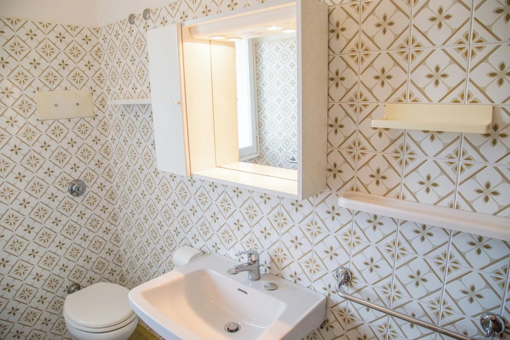 Central Apartment at 250m From the sea