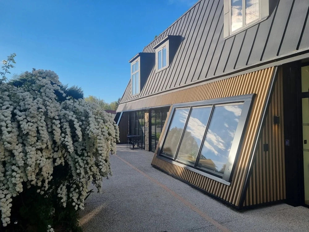 Ninas Hideaway Hotel - Madames Dream