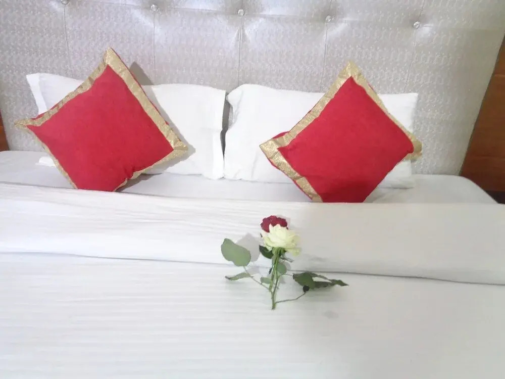 Apple Crescent Resorts