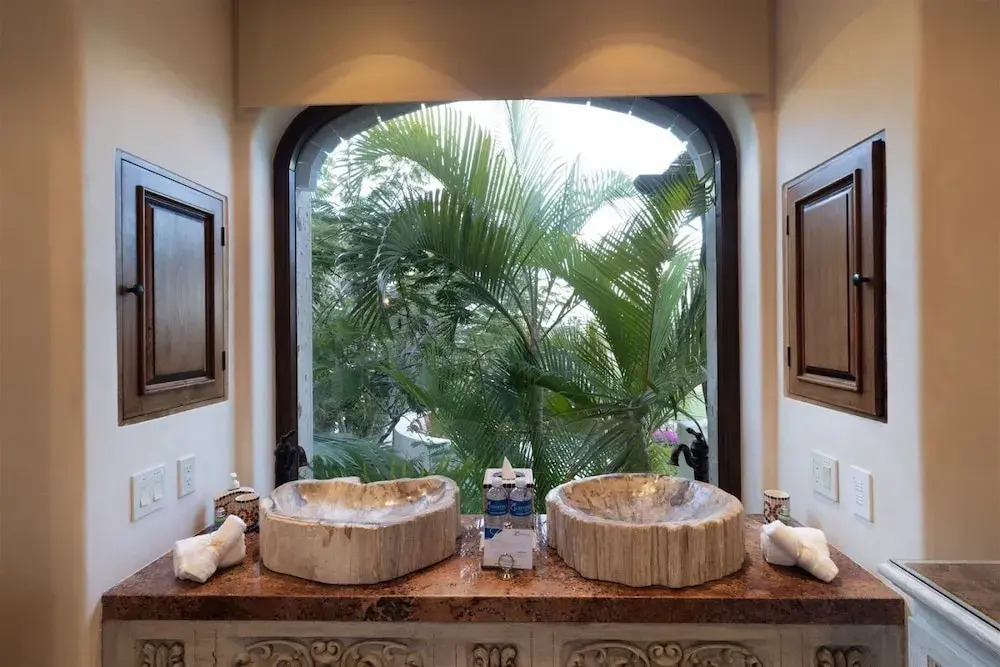 Casa de la Familia 7 Bedroom Contemporary Hacienda Style at Discounted Rate!