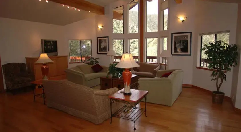 The Grand Mountain Top Retreat