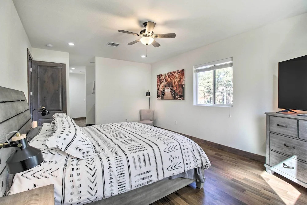 Pet-Friendly Show Low Cabin: Near Hiking