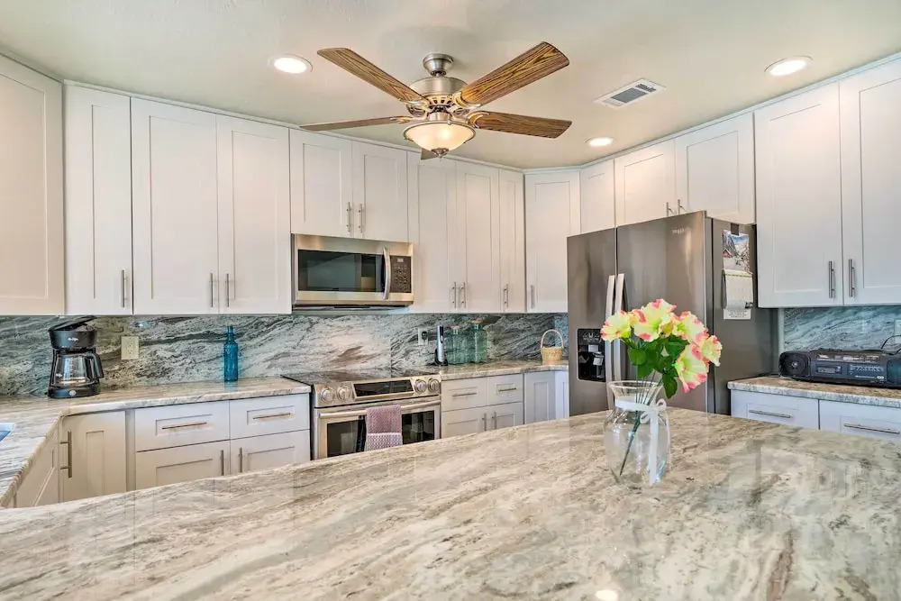 6 Mi to Dtwn Cape Coral Home with Spacious Lanai