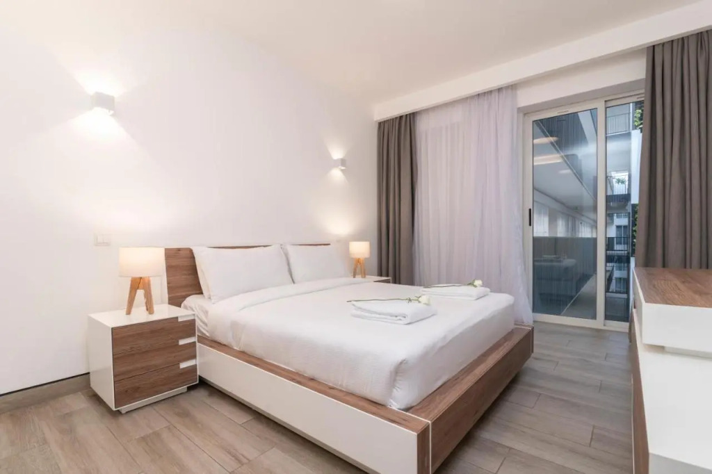 Purple Haze Luxury Apartments by AirCasa 2 and 3 Bedrooms